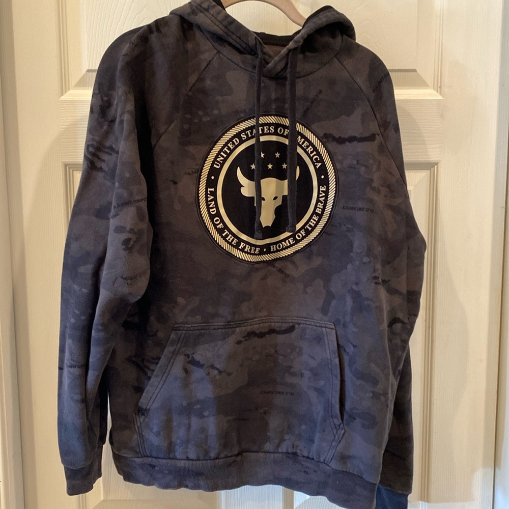 Under Armour Freedom hoodie - Men's size large Grey/Black Camo